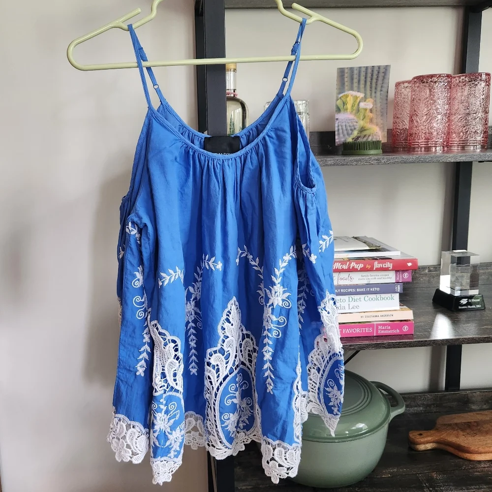 Beautiful Blue Lace Blouse Ladies Shirt Cynthia Rowley Small Off Shoulder